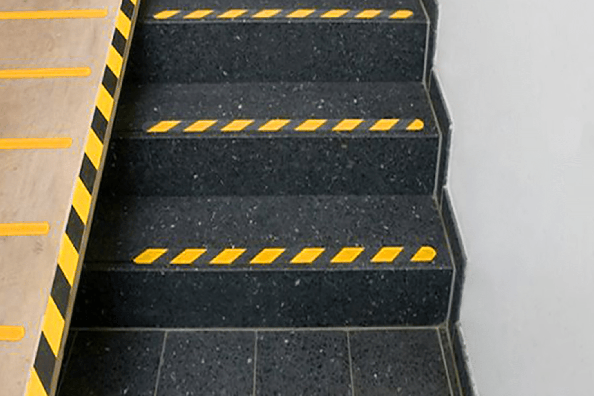 Perfect for use on slippery surfaces, whether indoors or outdoors, this tape is an ideal solution for stairs, walkways, and more. Crafted from a mineral-coated plastic film, it boasts a pressure-sensitive adhesive shielded by a removable liner.